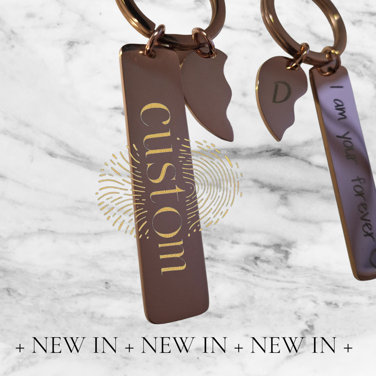 Duo de porte-clés personnalisables – Demi-cœur & mini-plaque gravée – Cadeau romantique